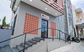 RedDoorz near Sindu Kusuma Edupark 3